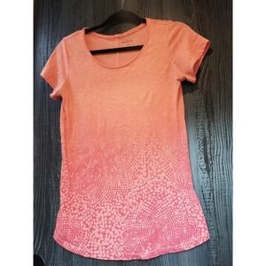 Coral Columbia tee, size small